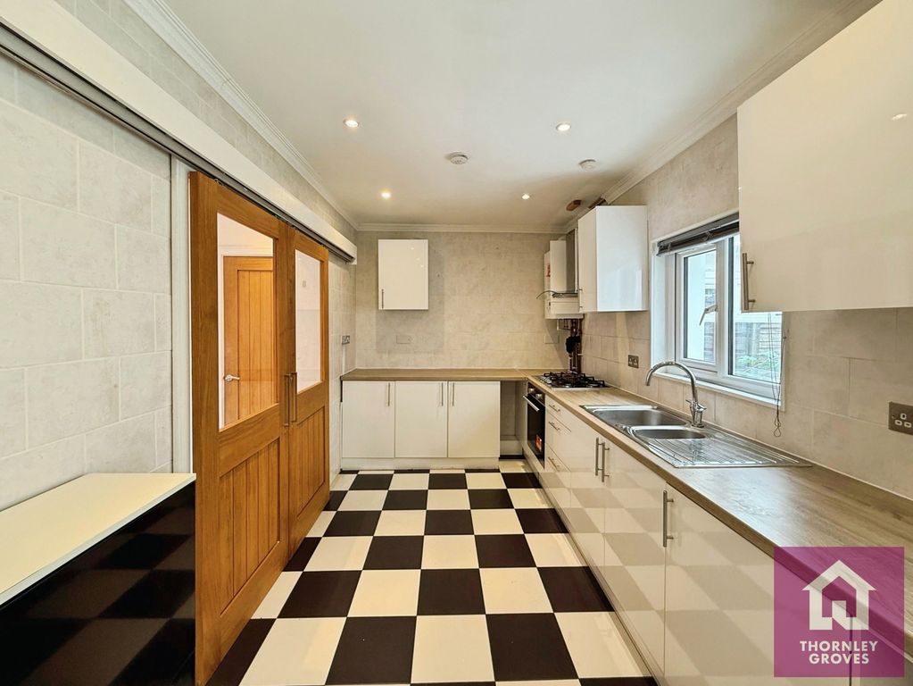 Property photo 3 of 16 Pbox-Img.Jpg