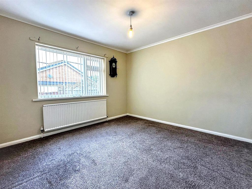 Property photo 2 of 13 Bedroom 1