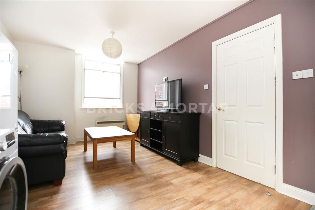 Property photo 1 of 10 Nrekcq1cH97wC7Vny43B42Rqd7c.Jpg
