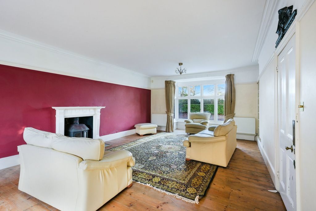 Property photo 2 of 36
