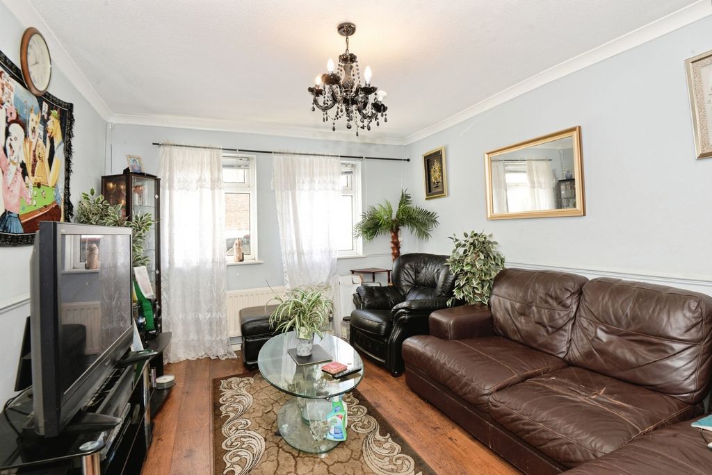 Property photo 3 of 17 Pbox-Img.Jpg