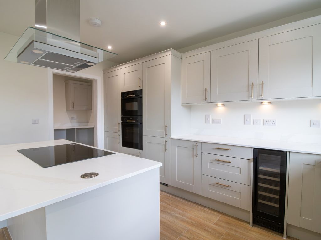 Property photo 2 of 18 Derwent-71