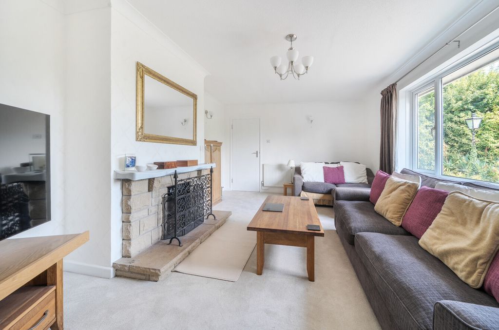 Property photo 2 of 20 1331019-15-68928c...