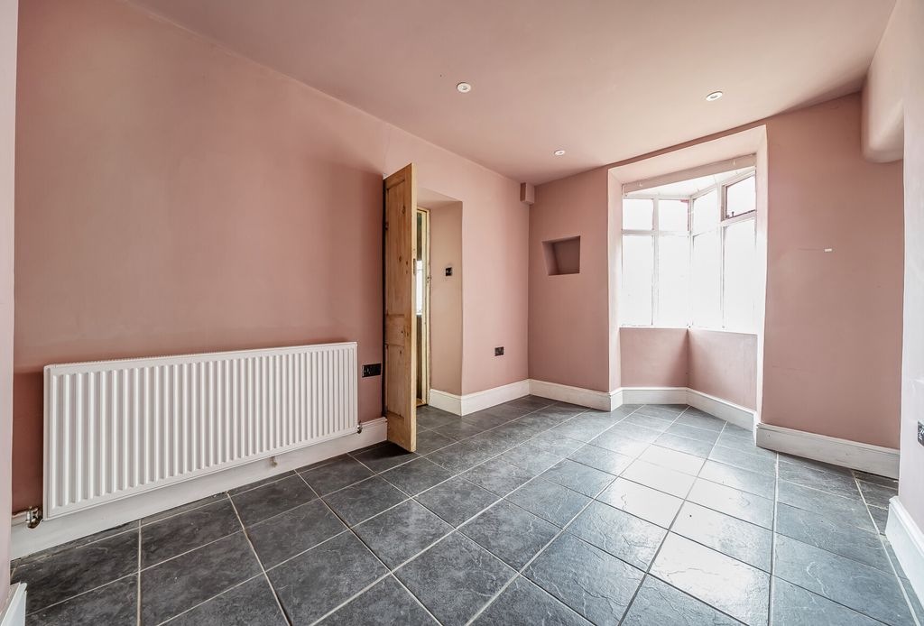 Property photo 3 of 20 1331799-13-68922d...