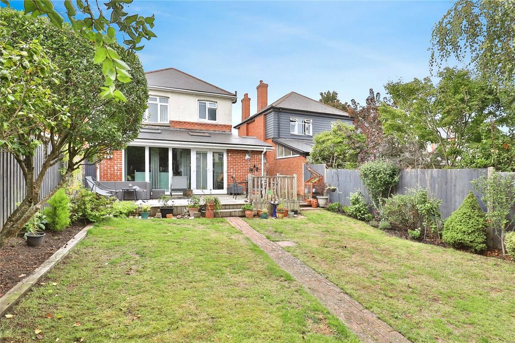 Property photo 2 of 16 Picture No. 21