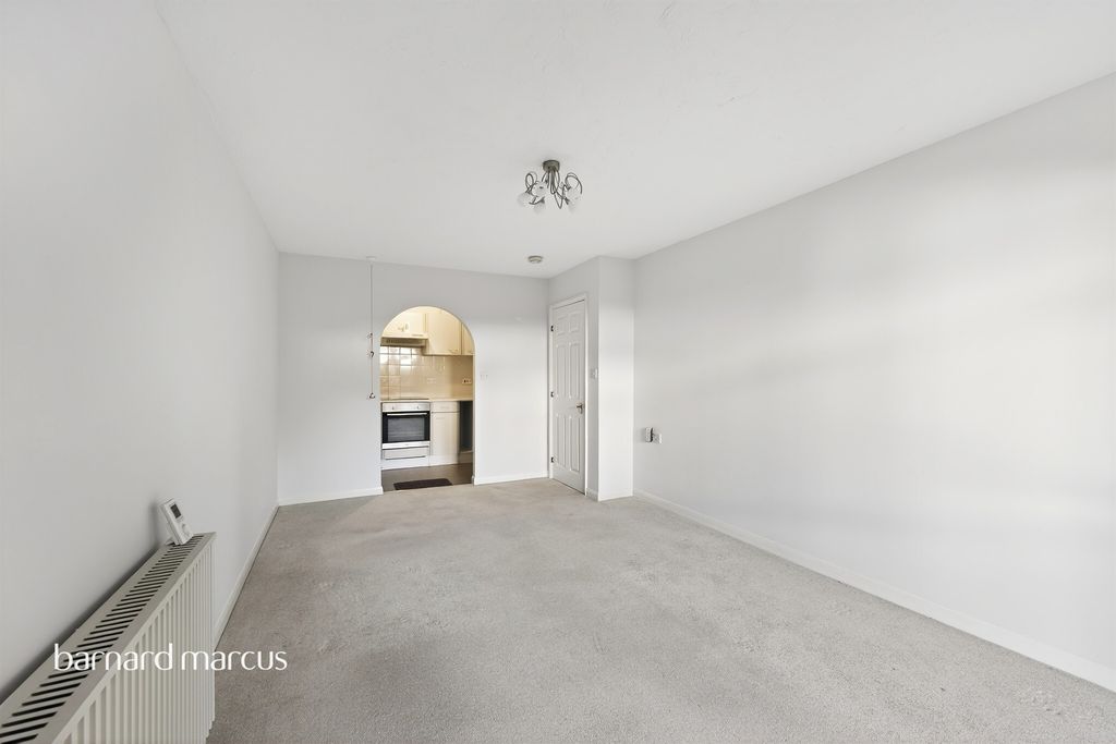 Property photo 3 of 13