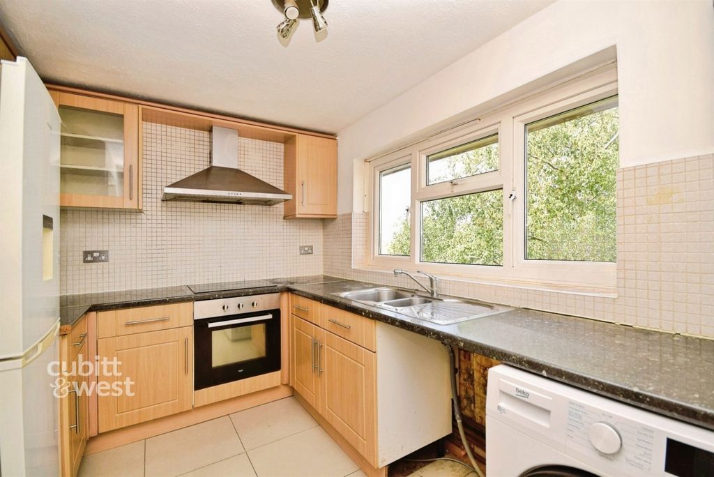 Property photo 3 of 5 2Bc8B4F6-22101B1P