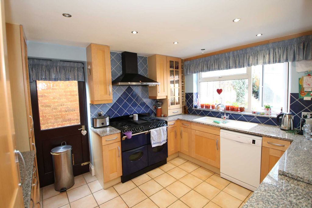 Property photo 2 of 14