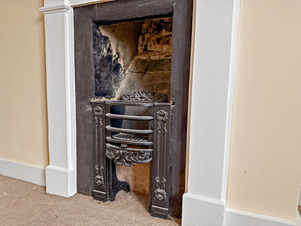 Property photo 3 of 25