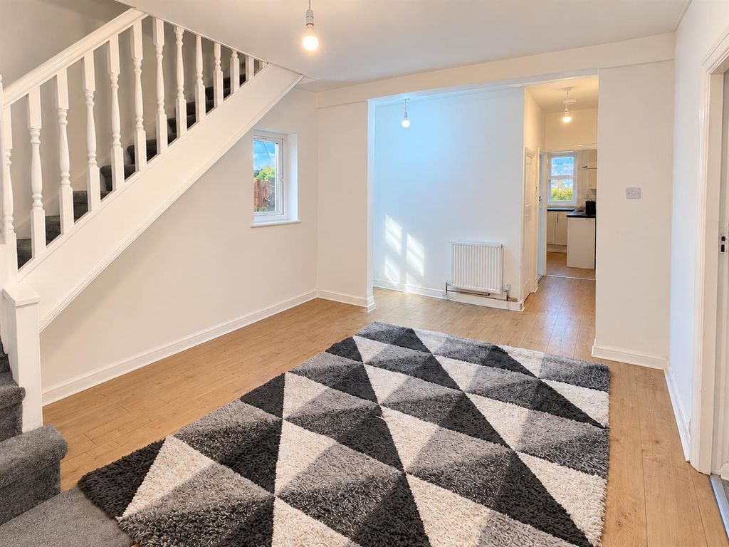 Property photo 3 of 14 19.Png