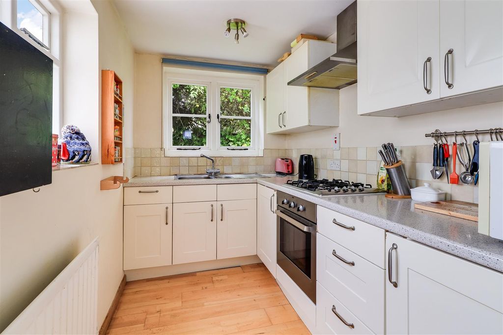 Property photo 3 of 17 Img (7).Jpg