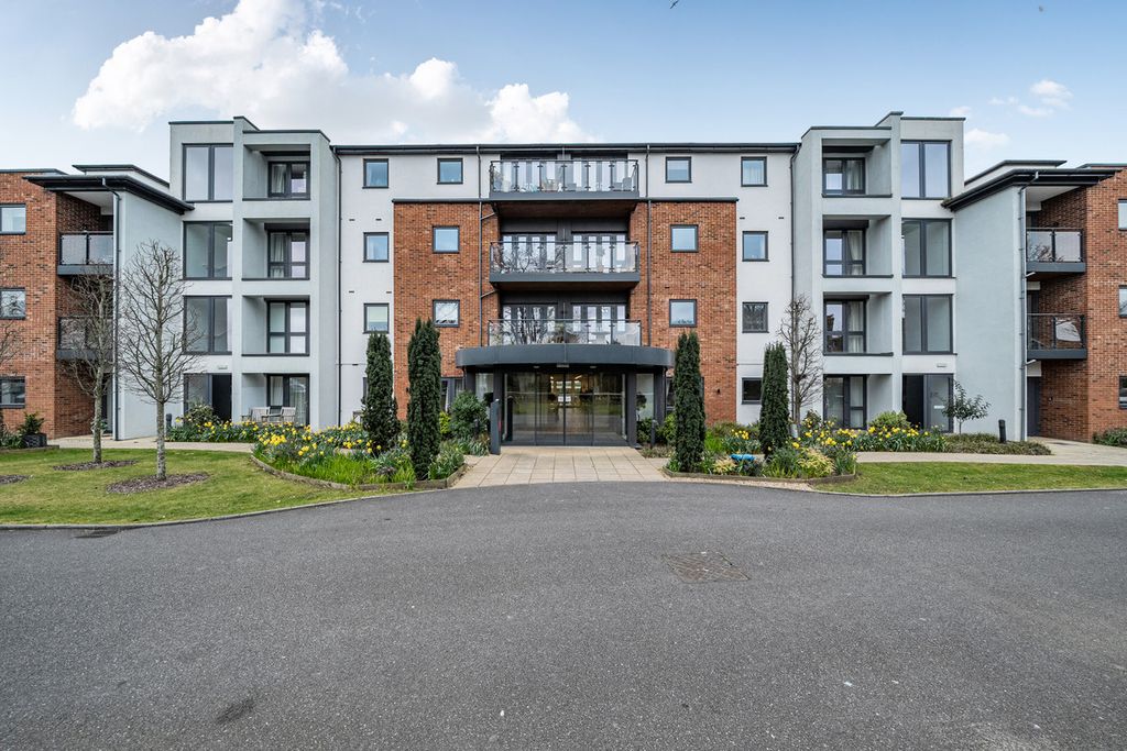 Property photo 1 of 21