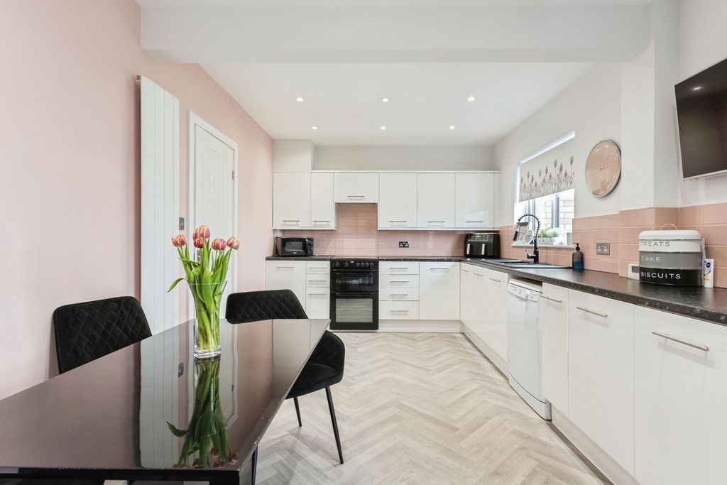 Property photo 2 of 29 Pbox-Img.Jpg
