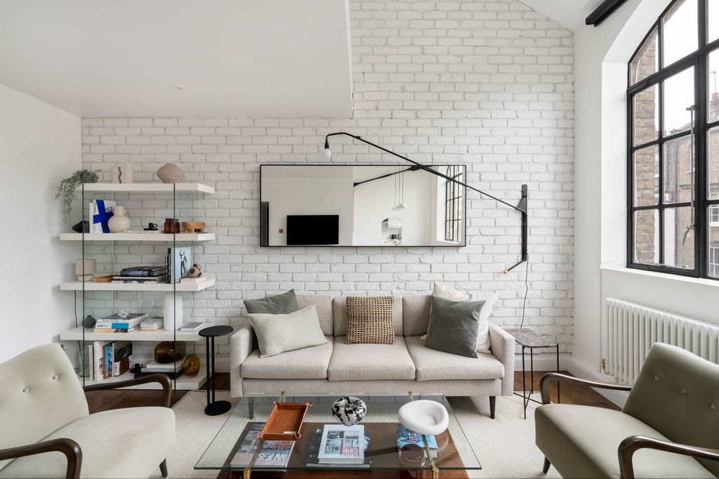 Property photo 3 of 23