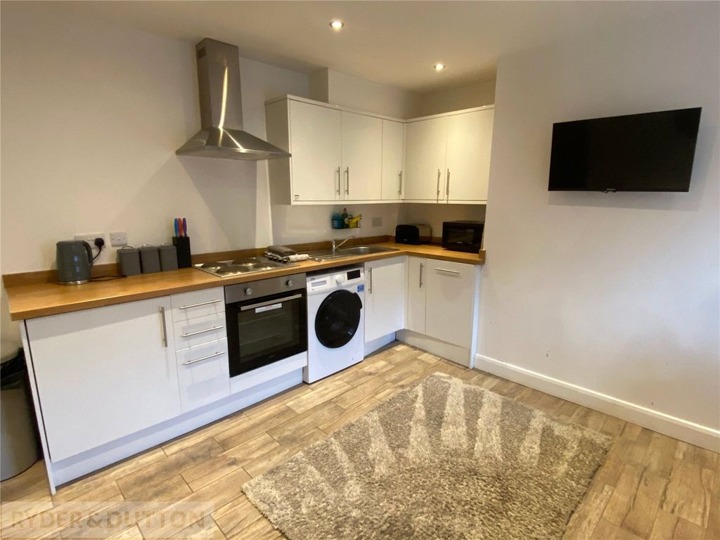 Property photo 3 of 11 Kitchen Area