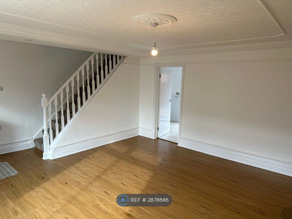 Property photo 3 of 14 Living Room