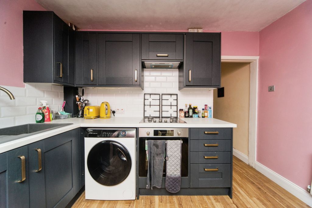 Property photo 3 of 17 Photography