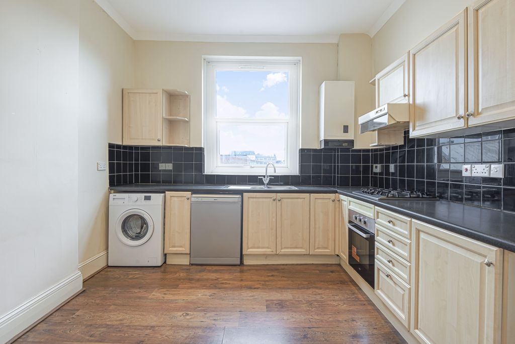 Property photo 2 of 8 626650 (5)