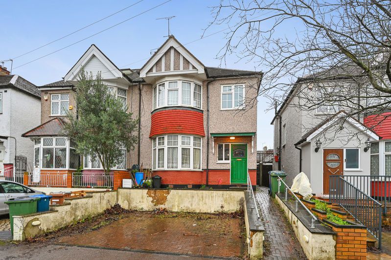 Property photo 1 of 11 Photo 6