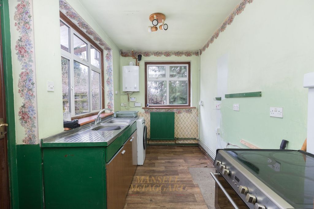 Property photo 2 of 33