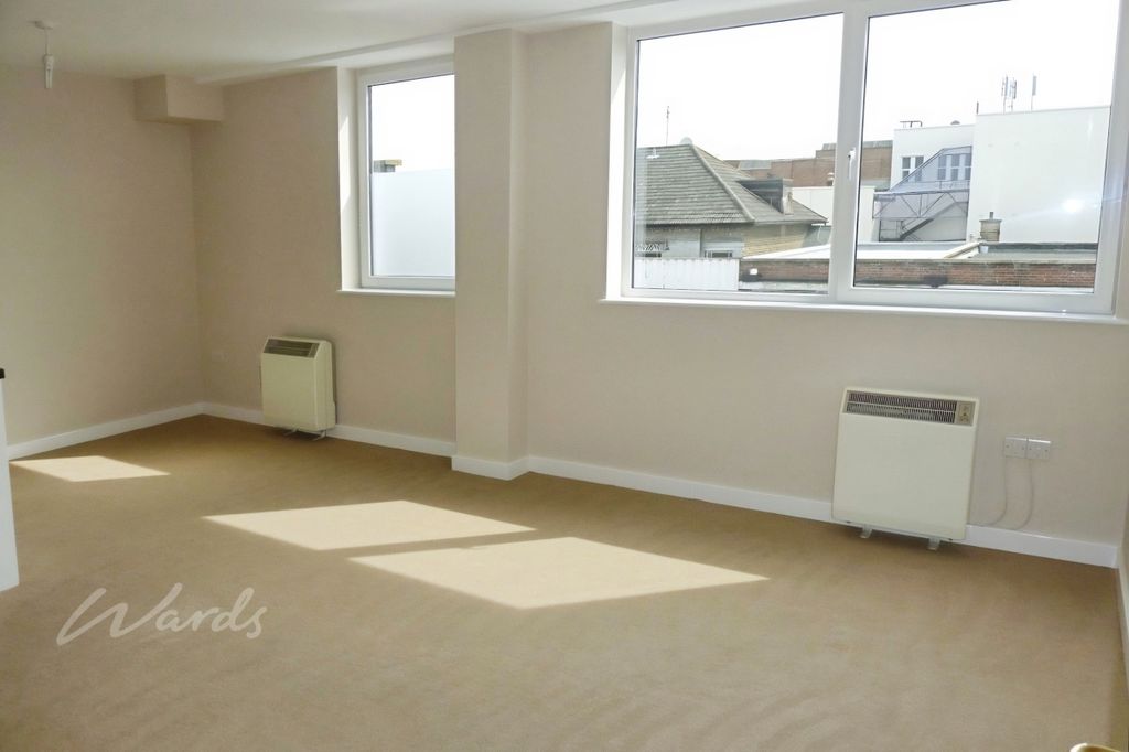 Property photo 3 of 7 Cameron Lounge