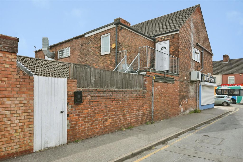 Property photo 1 of 9 Rear