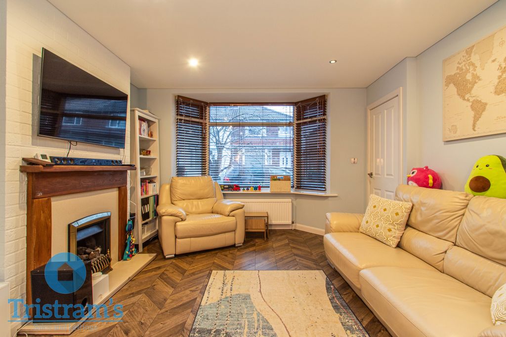 Property photo 3 of 18