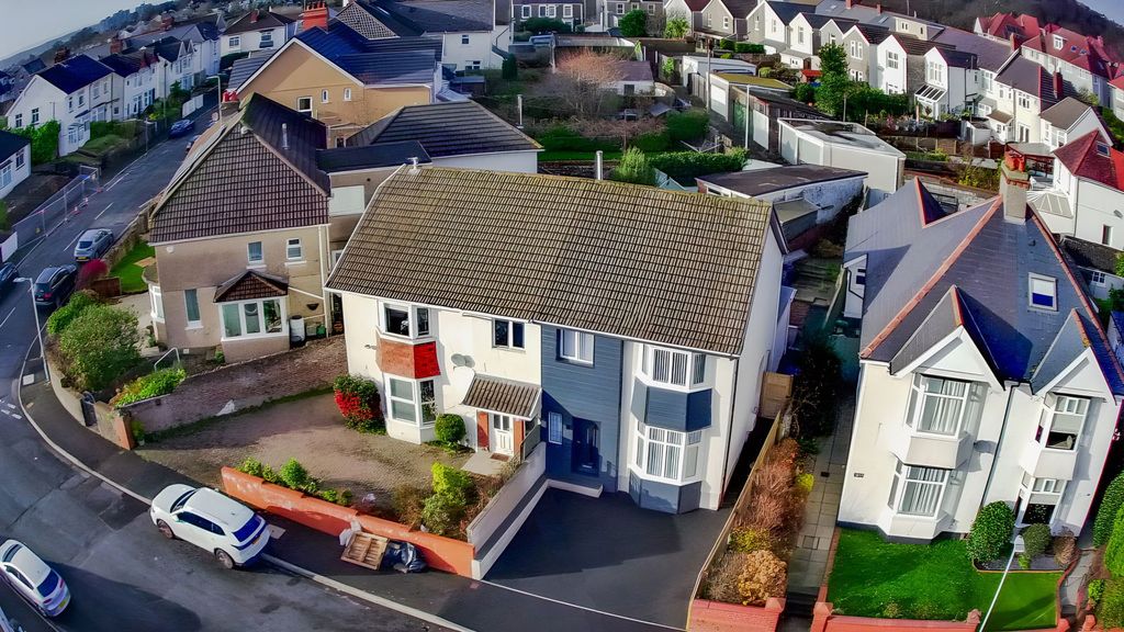 Property photo 1 of 21