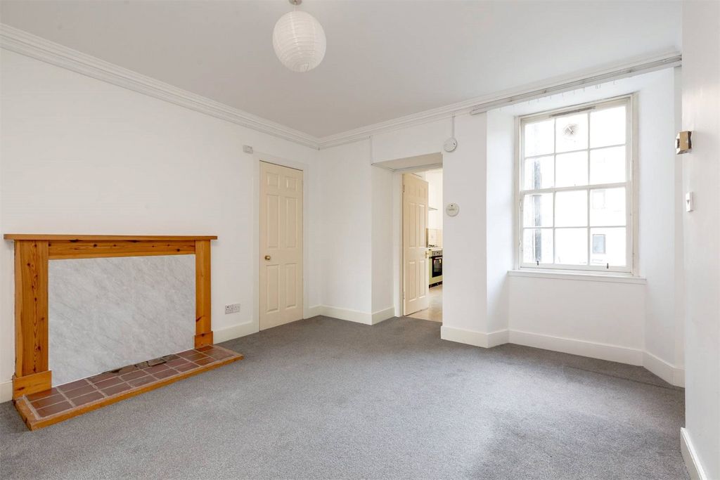 Property photo 2 of 18 Picture No. 04