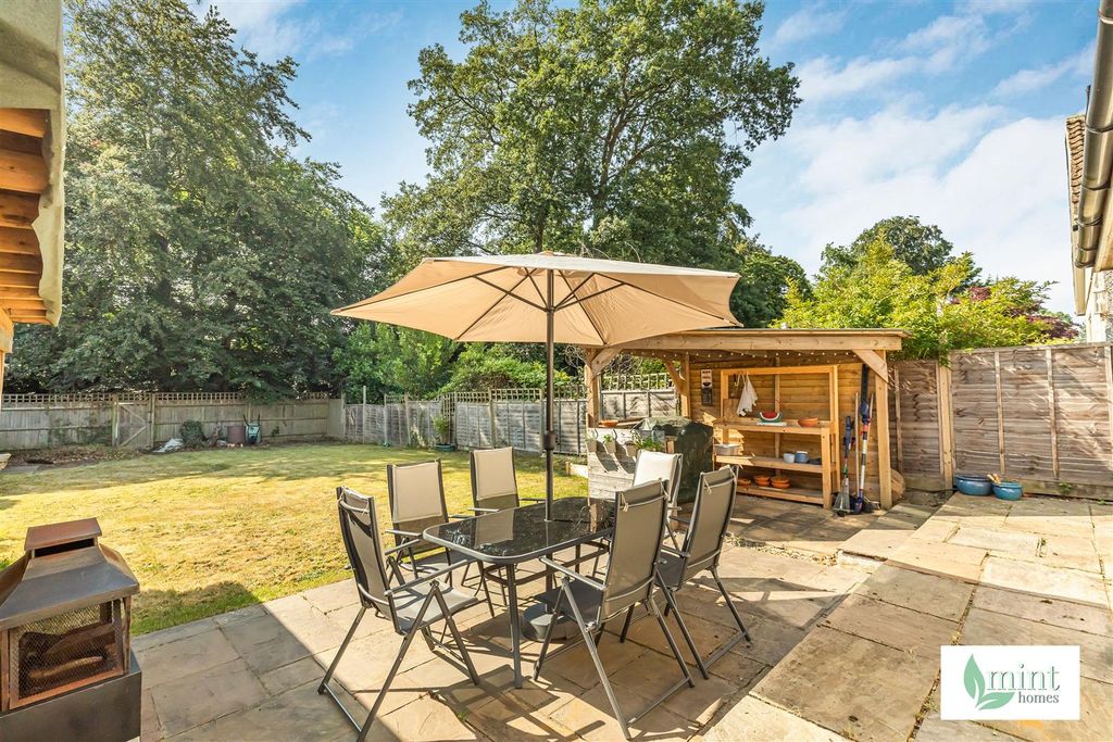 Property photo 2 of 27 Mint_-_Franklands_Drive-30.Jpg