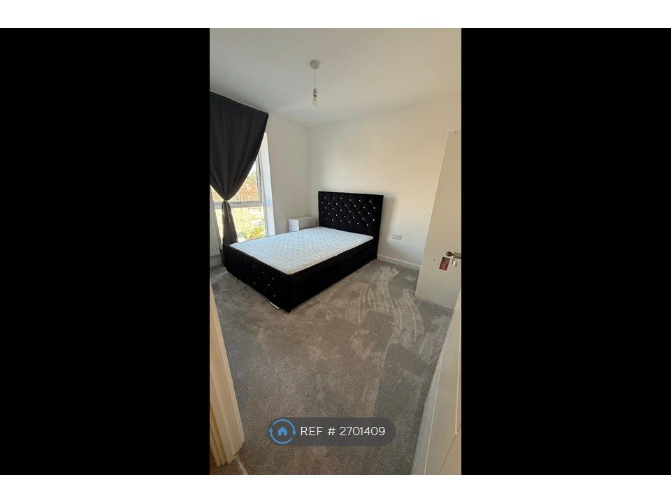 Property photo 1 of 6 Ensuite Room