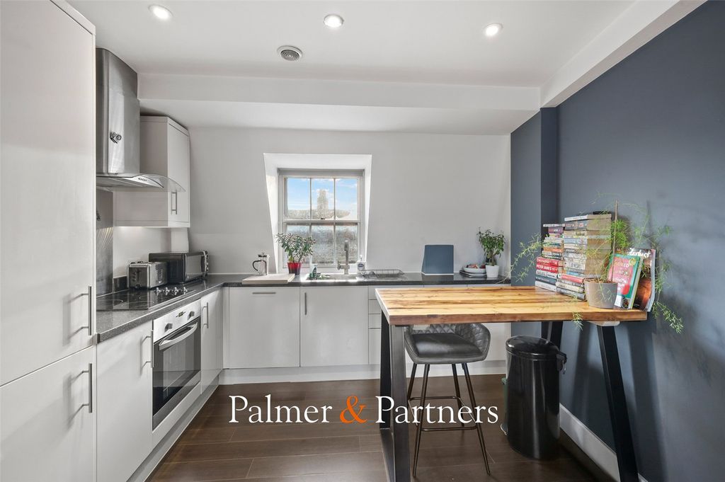 Property photo 2 of 7 Picture No. 04