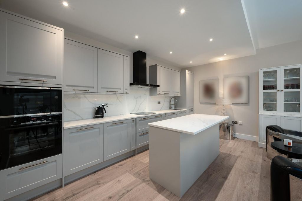 Property photo 2 of 20 Photo-2023-04-21-20-03-32 3_Blurred.Png