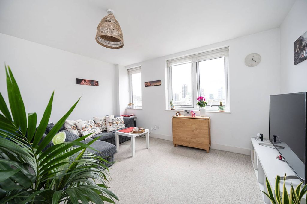 Property photo 3 of 9