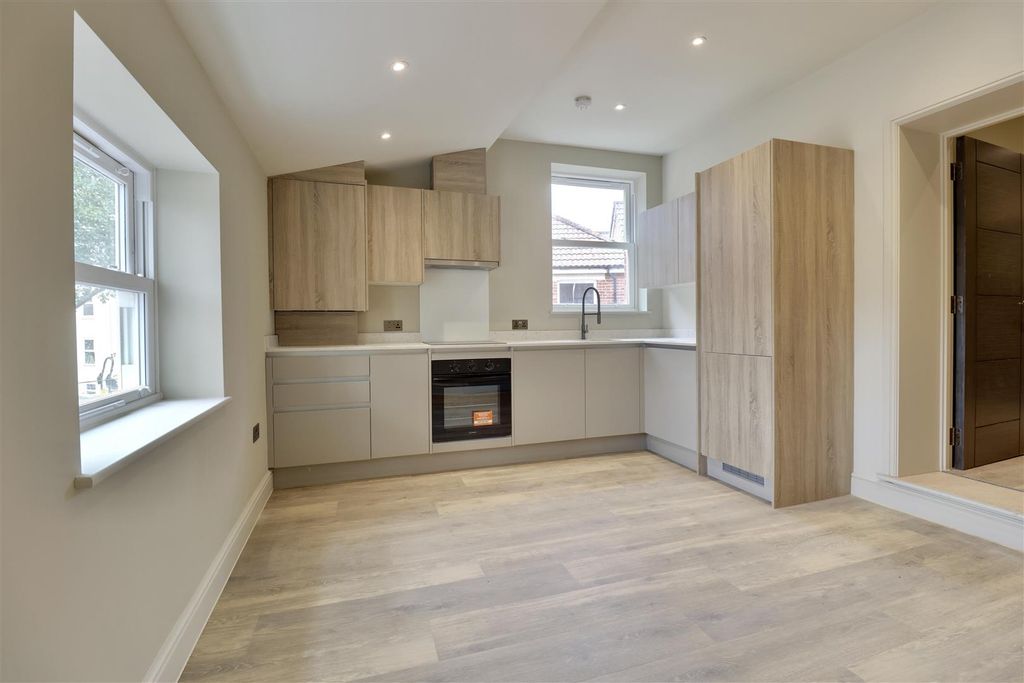 Property photo 2 of 18 Bf53192E-0938-4Ad5-8167-068Bfe6Bd87C_1_201_A.Jpeg