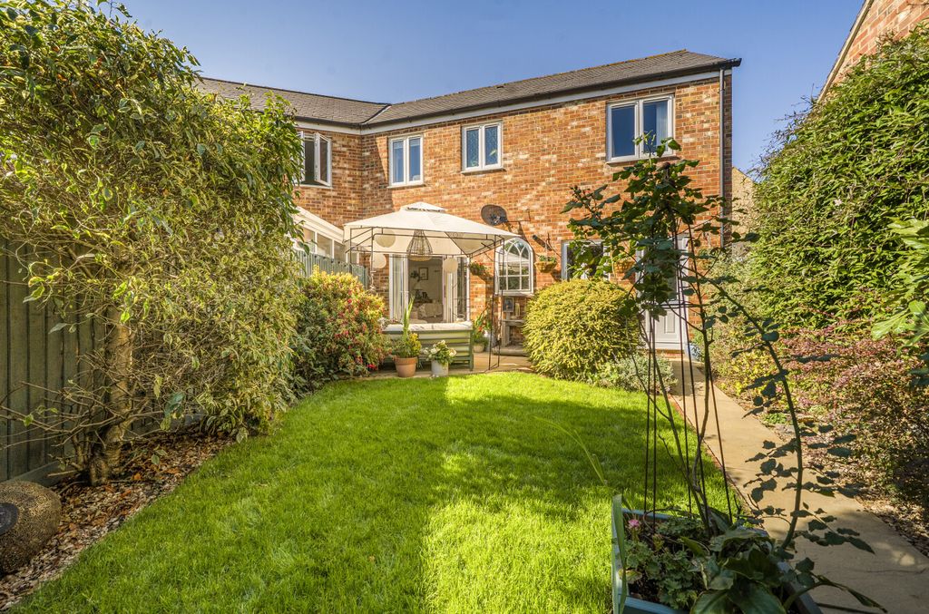 Property photo 2 of 14 15029108