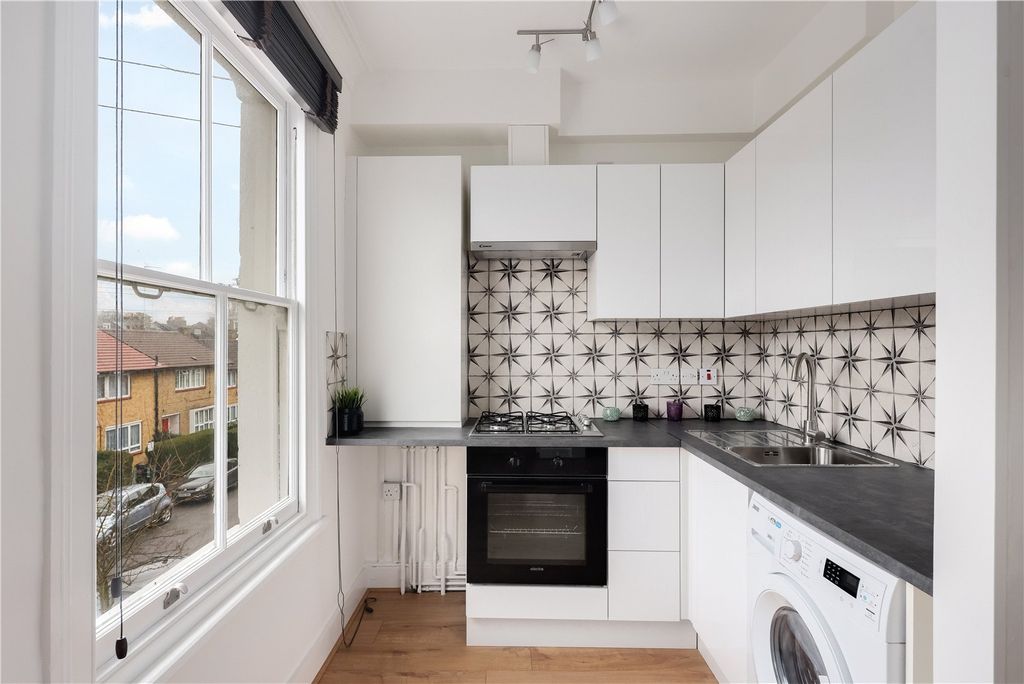 Property photo 3 of 17 Kitchen