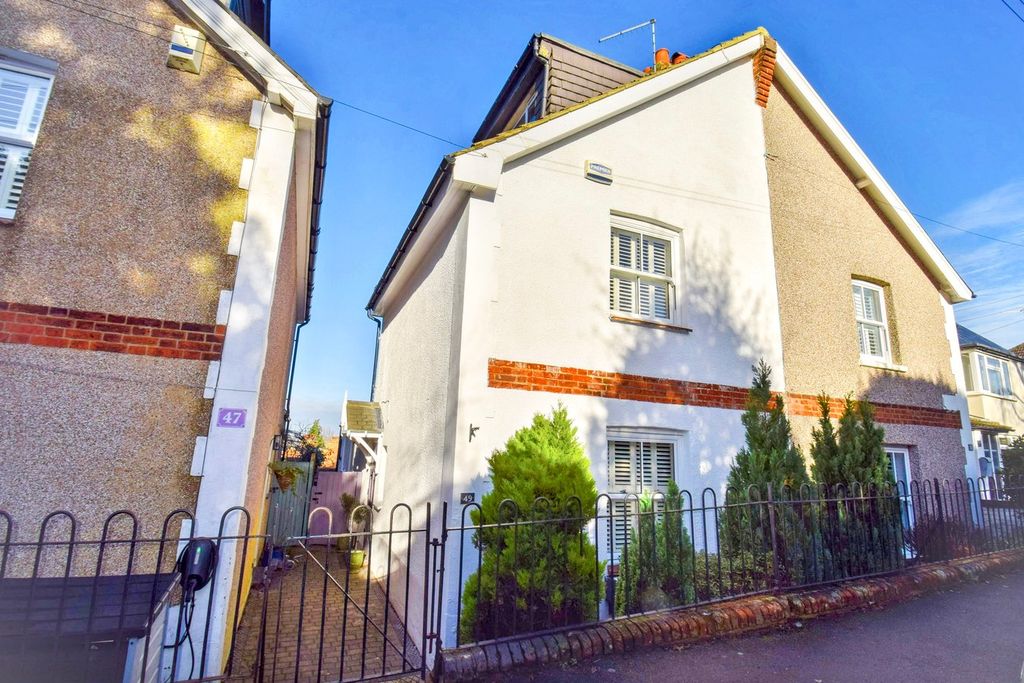 Property photo 1 of 21