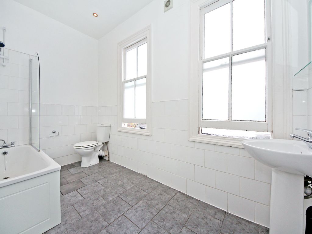 Property photo 3 of 9 Photograph 2
