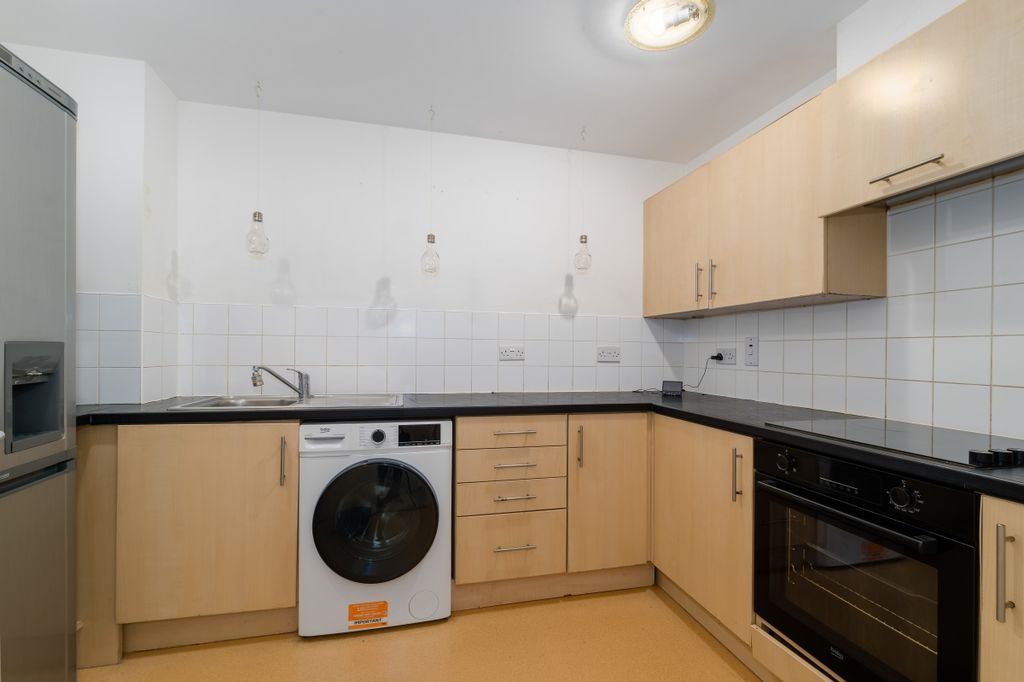 Property photo 2 of 10 Kitchen (2)