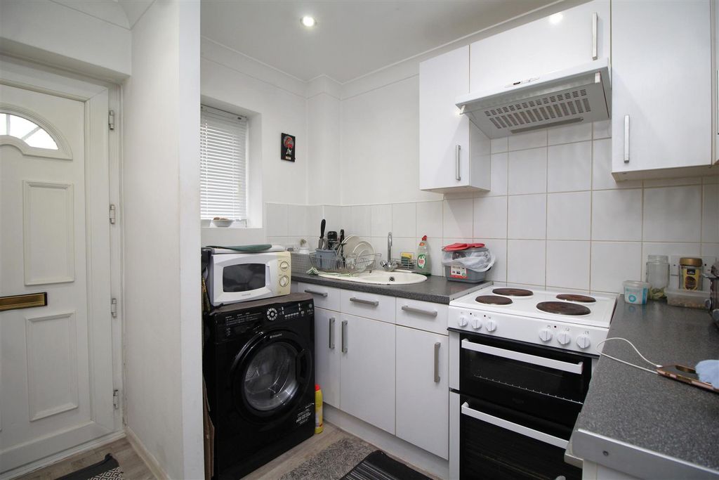 Property photo 2 of 7 Kitchen 2 .Jpg