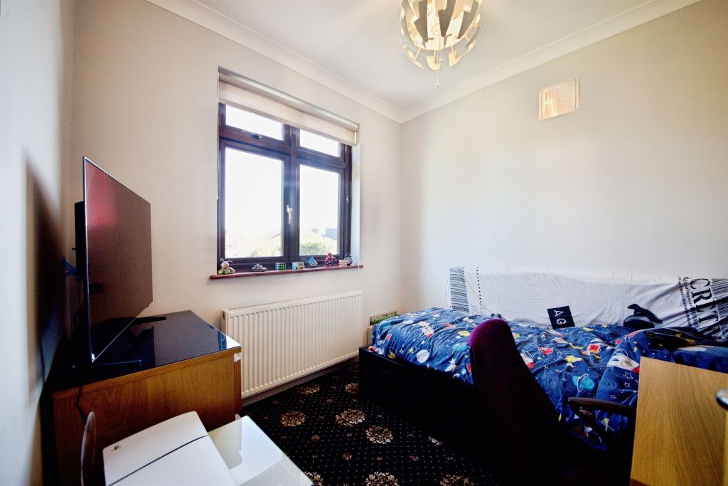 Additional image 11 of 4 bed semi-detached house for saleWood Lane, Dagenham RM8