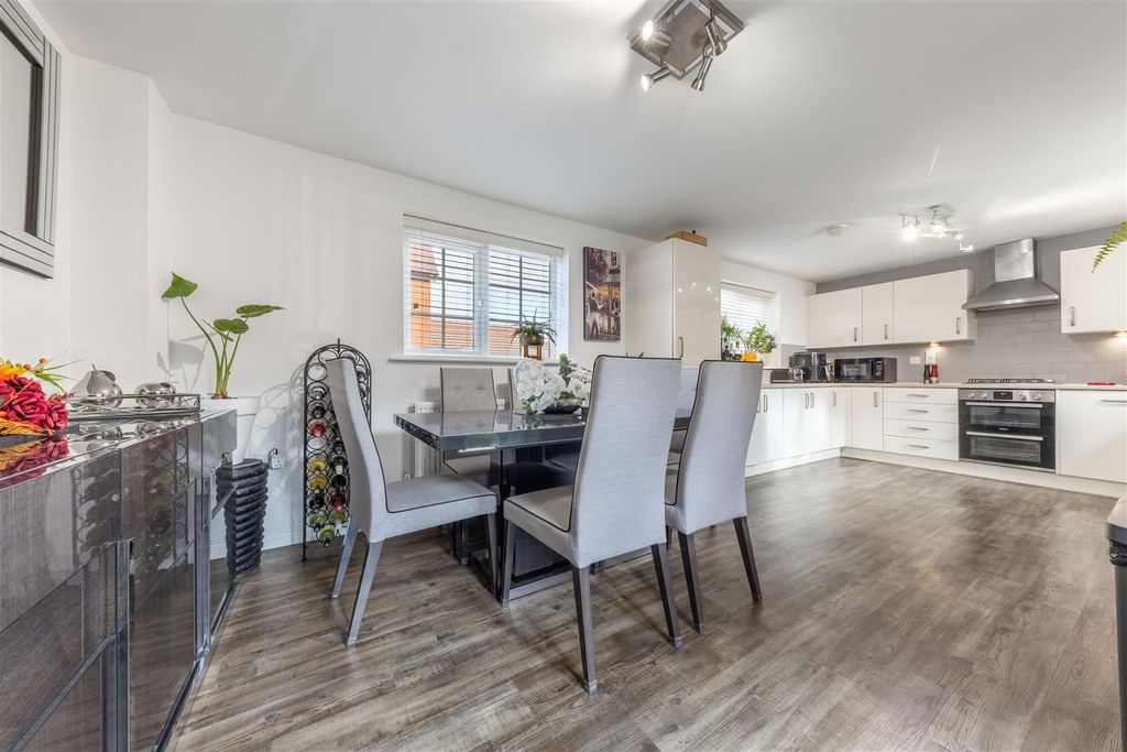 Property photo 3 of 22 Kitchen Diner