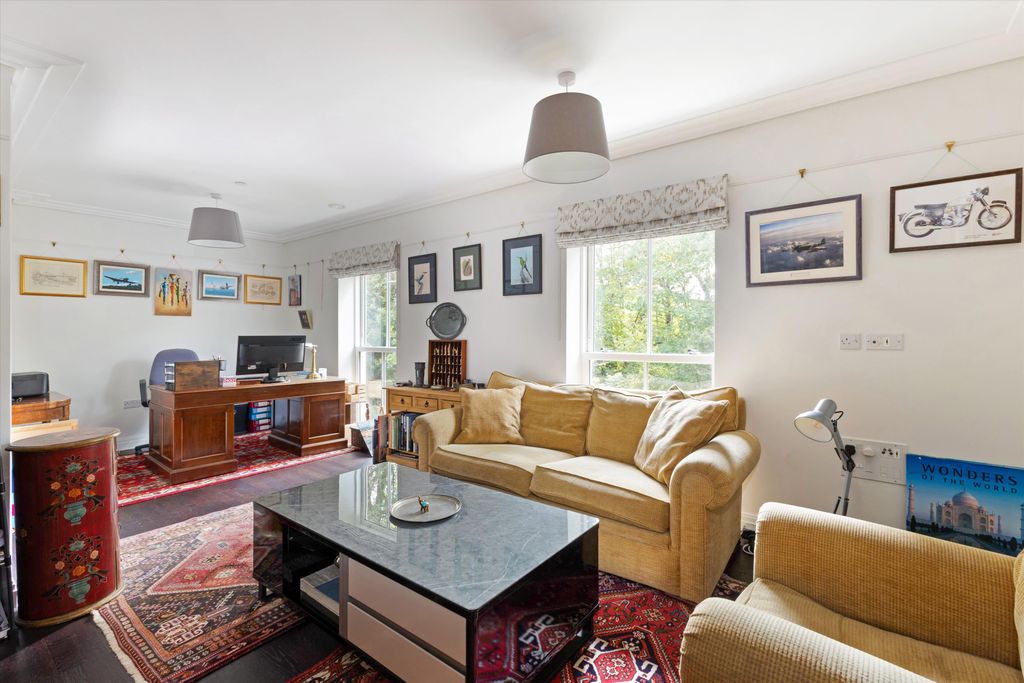 Property photo 3 of 11 Image