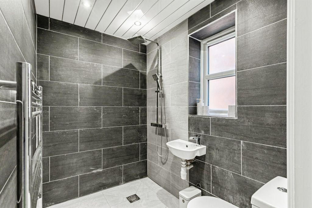 Additional image 7 of 5 bed detached house for saleHarwood Drive, Kettering NN16