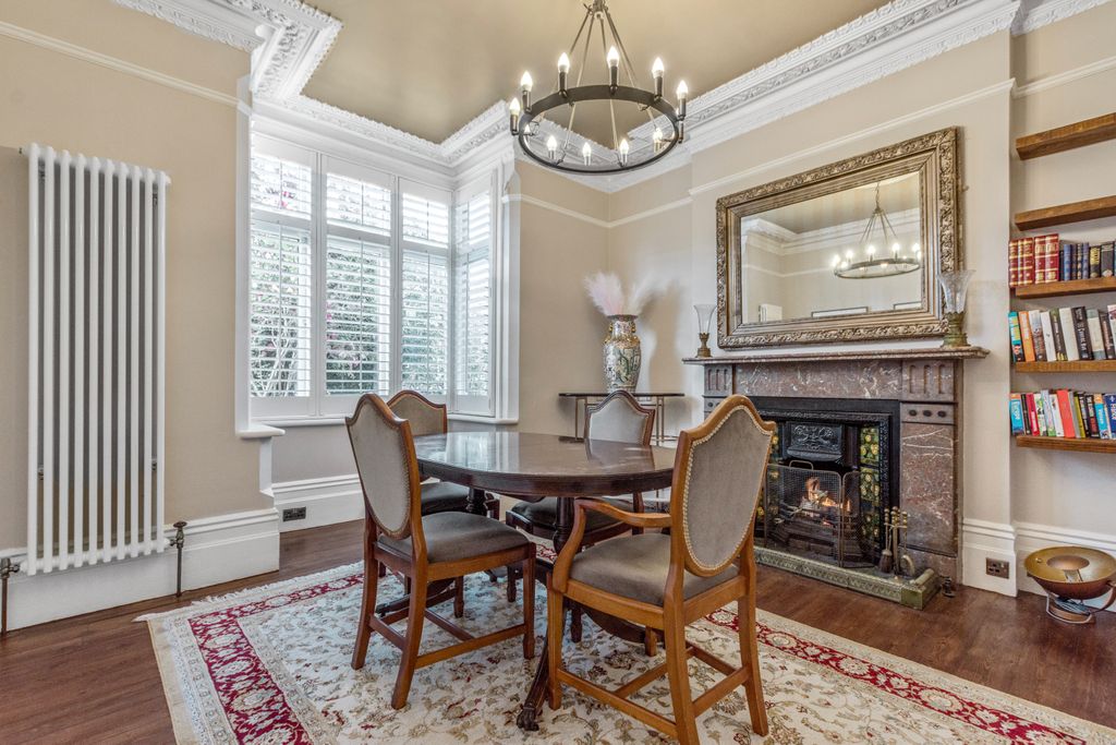 Property photo 3 of 19 Dining Room