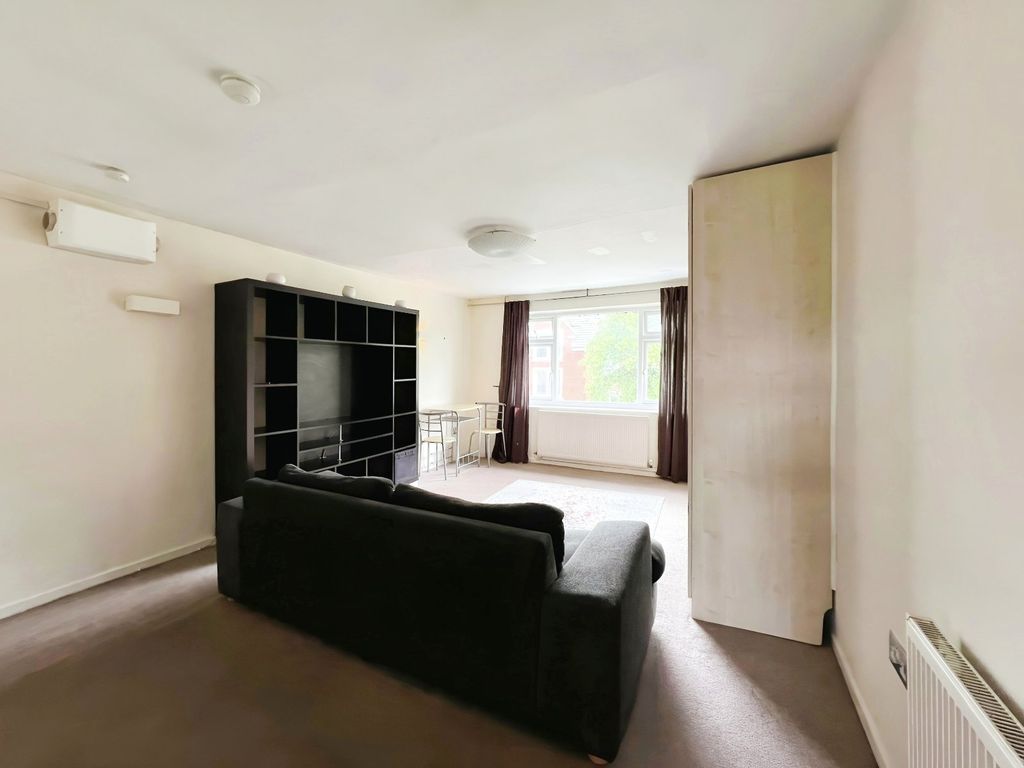 Property photo 2 of 10 Picture No. 15