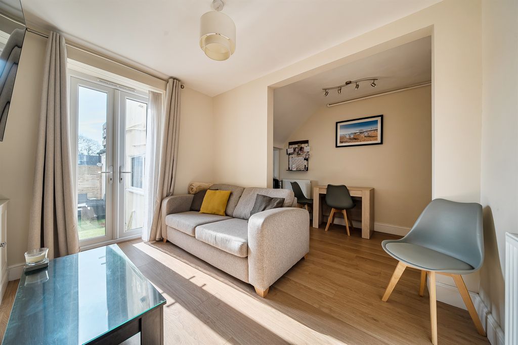 Property photo 3 of 16