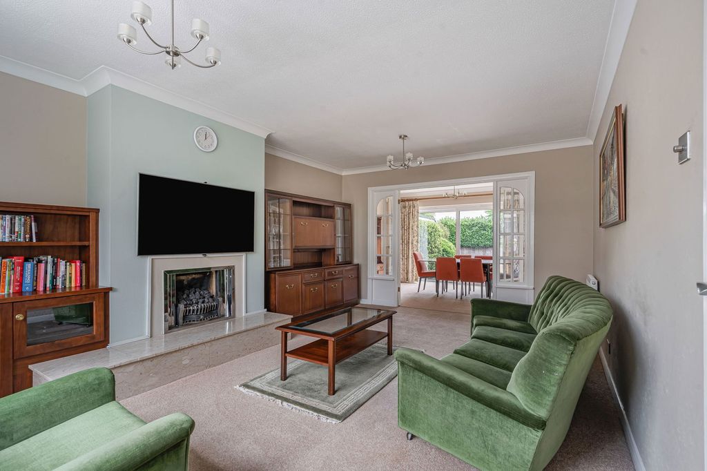 Property photo 2 of 17