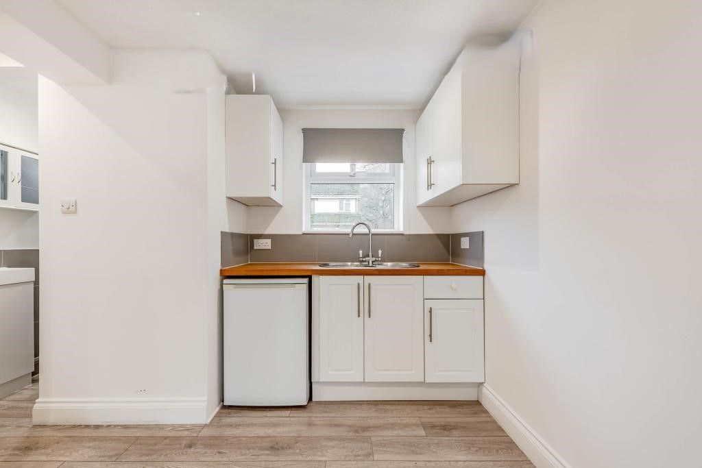 Property photo 3 of 5 Kitchen